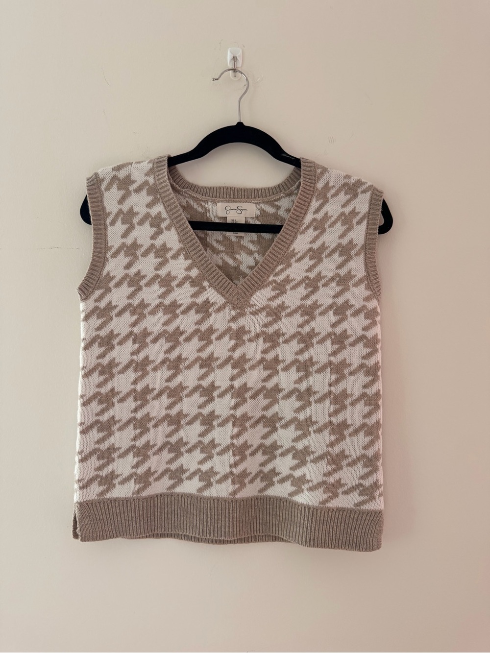 Cream & Taupe Houndstooth Knit Sweater Vest
